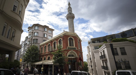 Masjid Bersejarah Istanbul Tingkatkan Kesejahteraan Tunawisma