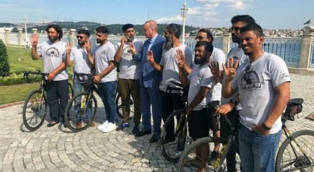 Muslim Asal Inggris Haji dengan Bersepeda