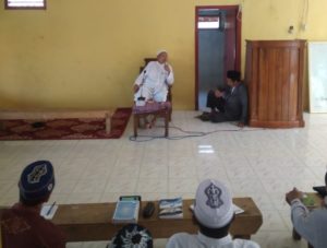 Ustaz Khozin, Saat mengisi Tausiyah pada acara Tabligh Akbar Jama'ah Muslimin (Hizbullah) di Masjid At-Taqwa Desa Ciamis, Sungkai Utara, Lampung Utara. (Photo By: File Istimewa)