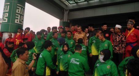 Gubernur Syamsuar Lepas Kontingen Tapak Suci Riau ke Kejuaraan Dunia Pencak Silat