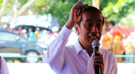 Presiden Jokowi Berikan Bantuan Terdampak Gempa Ambon Secara Langsung