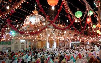 Delapan Festival di Kashmir, Cita Rasa “Surga di Bumi”