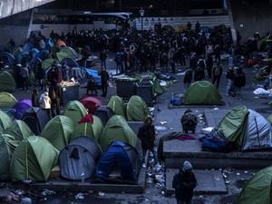 Polisi Evakuasi Ratusan Migran dari Kamp Pengungsian di Paris
