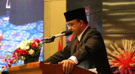 Anies Serahkan Raperda APBD DKI Jakarta 2020