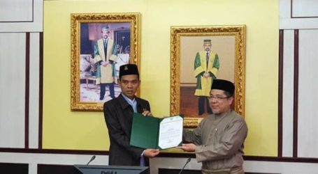 UAS Dianugerahi Gelar Profesor dari UNISSA Brunei Darussalam