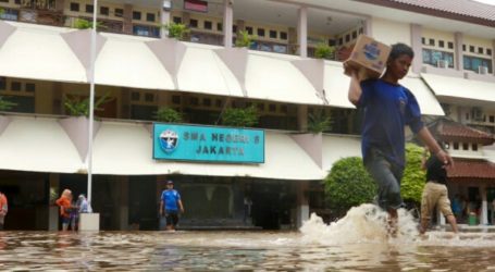 Sebanyak 290 Sekolah dan 8.420 Siswa di Jakarta Terdampak Banjir