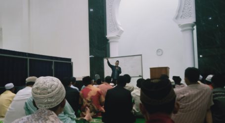 Ustaz AHI : Mendengar dan Taat, Tanda Islamnya Seorang Hamba