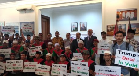 Masyarakat Indonesia Bersama Kedubes Palestina Tolak Kesepakatan Abad Ini
