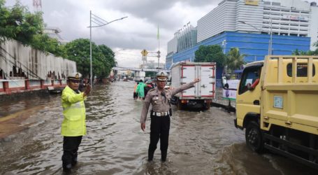 Jakarta Banjir Lagi, TMC Polda Imbau Pengendara Hati-Hati