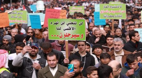 Demonstrasi di Pusat Kota Amman Tolak Proposal Trump