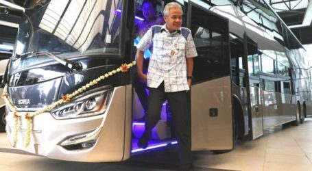 Ganjar Pranowo Lepas 10 Bus Tingkat Diekspor ke Bangladesh
