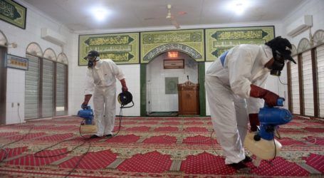 DMI Lakukan Penyemprotan Disinfektan di Sejumlah Masjid Jakarta