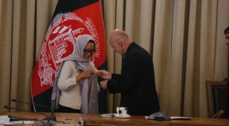 Menlu RI Terima Bintang Kehormatan Malalai Dari Presiden Afganistan