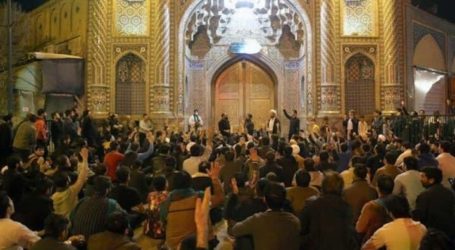 Mulai Senin, Iran Buka Kembali Masjid-Masjid