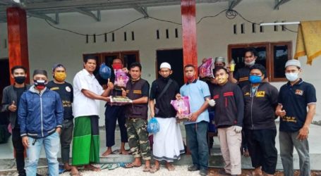 Relawan Bugis Makassar Bantu Warga Terdampak Covid-19 di Kupang