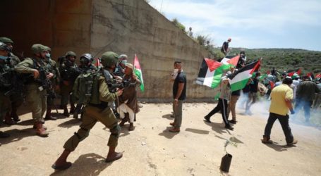Pemuda Palestina Serang Pos Militer dengan Bom Molotov