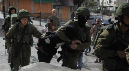 Israel Tahan Tiga Warga Palestina Usai Shalat Idul Fitri