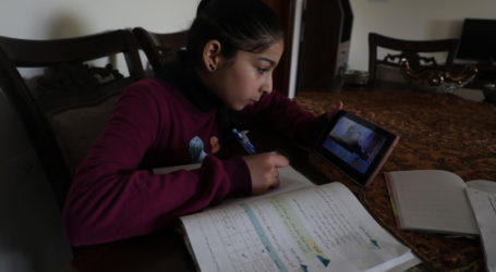Siswa Gaza Berjuang untuk Belajar di Rumah (Oleh: Ola Mousa, Gaza)