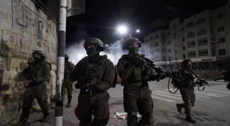 Warga Palestina Bentrok dengan Pasukan Pendudukan di Kota Dura
