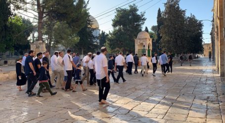 Puluhan Pemukim Ilegal Serbu Masjid Al-Aqsa