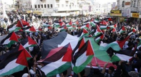 Ratusan Warga Palestina Demo Hari Naksah