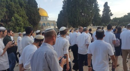 Puluhan Pemukim Ilegal Yahudi Nodai Masjid Al-Aqsa