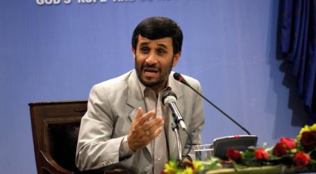 Ahmadinejad Diduga Berusaha Tengahi Pertikaian Saudi dan Houthi Yaman