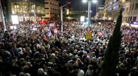 Ribuan Warga Israel Serbu Kediaman Netanyahu Protes Korupsi