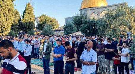 Ribuan Warga Palestina Shalat Idul Adha di Al-Aqsa