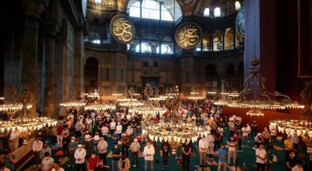 Ribuan Muslim Shalat Idul Adha di Masjid Hagia Sophia