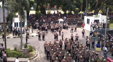 Demo Tolak UU Cipta Kerja Hari Ketiga, ‘Ricuh’ di Sejumlah Daerah