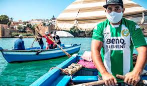 Taksi Perahu Tradisional di Sungai Bou Regreg Maroko Berjuang Bertahan