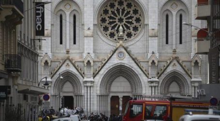 Serangan Pisau Bunuh Tiga Orang Prancis di Gereja Kota Nice