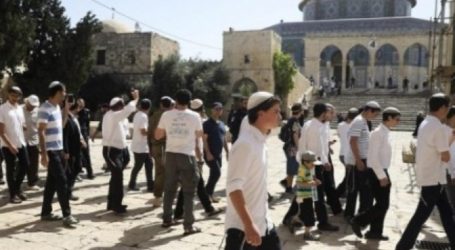Puluhan Pemukim Yahudi Serbu Halaman Al-Aqsa