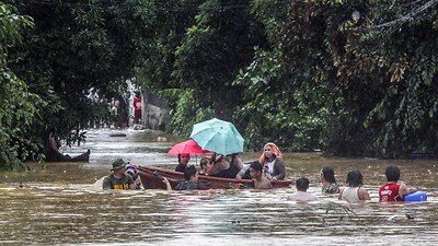 Petugas Kemanusiaan Selamatkan Ribuan Korban Topan Vamco di Filipina