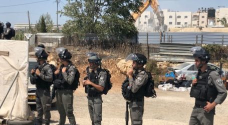 Pasukan Israel Paksa Keluarga Palestina di Silwan Hancurkan Rumahnya Sendiri