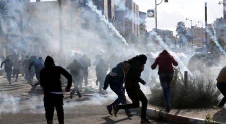 Warga Hebron Demo Tolak Pemukiman, Tentara Israel Serang Hebron