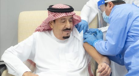 Raja Salman Terima Dosis Pertama vaksin COVID-19