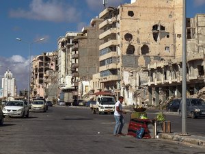 Pejabat Dua Pemerintah Saingan Libya Berunding di Mesir