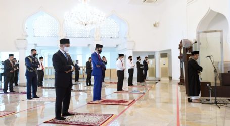 Presiden Jokowi dan PM Muhyiddin Tunaikan Shalat Jumat di Masjid Baiturrahim