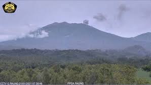 Semburan Abu Vulkanik Gunung Raung Hujani Wilayah Banyuwangi