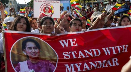 Sepuluh Hari Demonstrasi Antikudeta Myanmar, Internet Dipadamkan