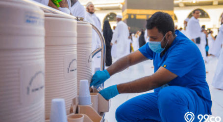 200.000 Botol Air Zamzam Didistribusikan di Masjidil Haram Setiap Hari