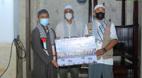 MER-C Terima Donasi Peduli Palestina dari Masjid Silaturrahim dan Majelis Taklim Taman Laguna