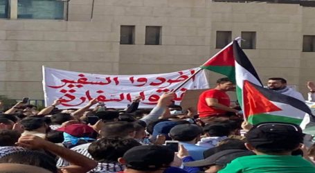 Ribuan Warga Yordania Tuntut Pengusiran Dubes Israel