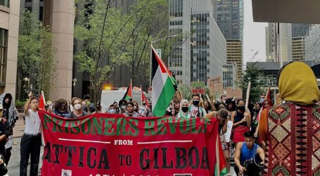 Pengunjuk Rasa di New York Bawa Bendera Palestina Dukung “Intifada Global”