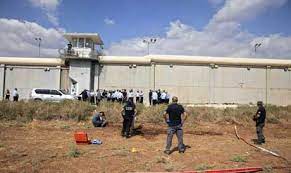 Penjara Israel Terbakar di Tengah Perburuan Enam Pelarian
