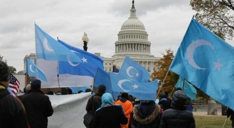 Unjuk Rasa Dukung Uyghur di AS Saat China Rayakan Hari Nasional