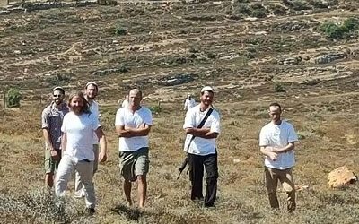 Puluhan Pemukim Yahudi Bersenjata Api Tembaki Wartawan dan Desa Palestina