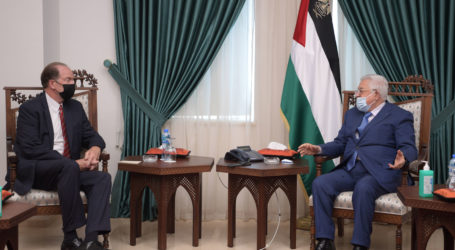 Mahmoud Abbas Bertemu Presiden Bank Dunia di Ramallah